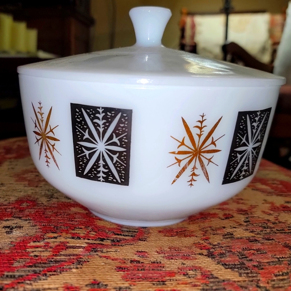 Vintage Federal Milk Glass Bowl with lid